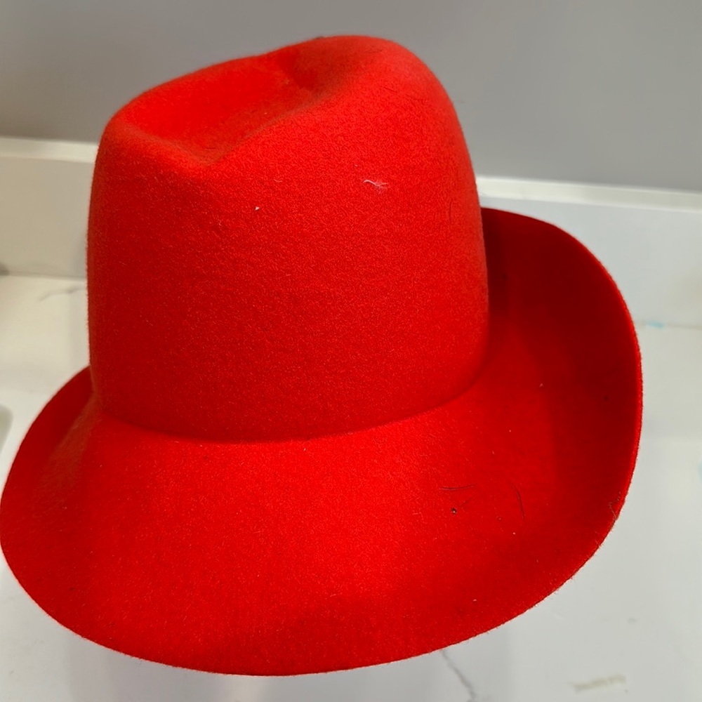 Vintage women’s wool hat